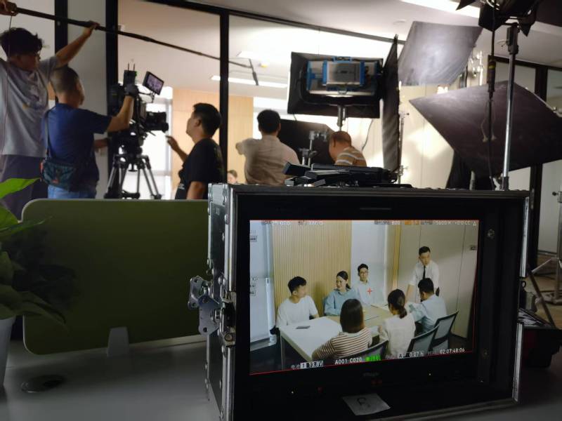 和县TVC拍摄公司：科技产品视觉化大师，诠释未来感与功能美学